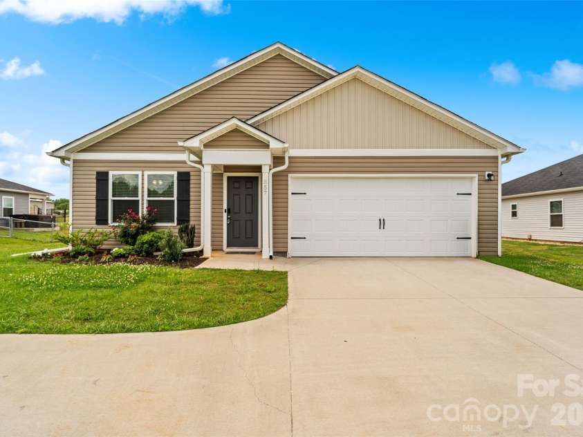 857 Oak Ridge Road, Gaffney, SC 29341.  MLS# CAR4386220, YatesRealty ID 27474. 