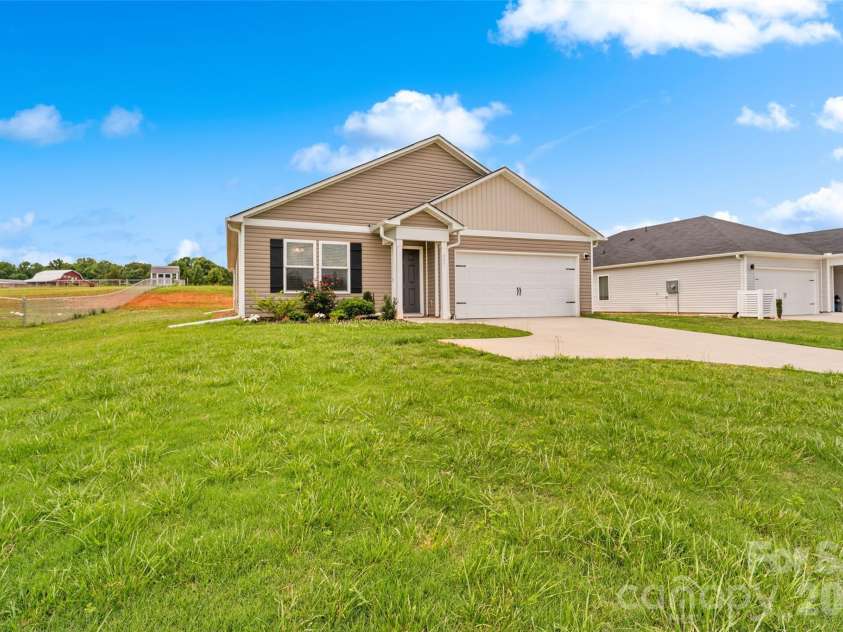 857 Oak Ridge Road, Gaffney, SC 29341.  MLS# CAR4386220, YatesRealty ID 27474. 