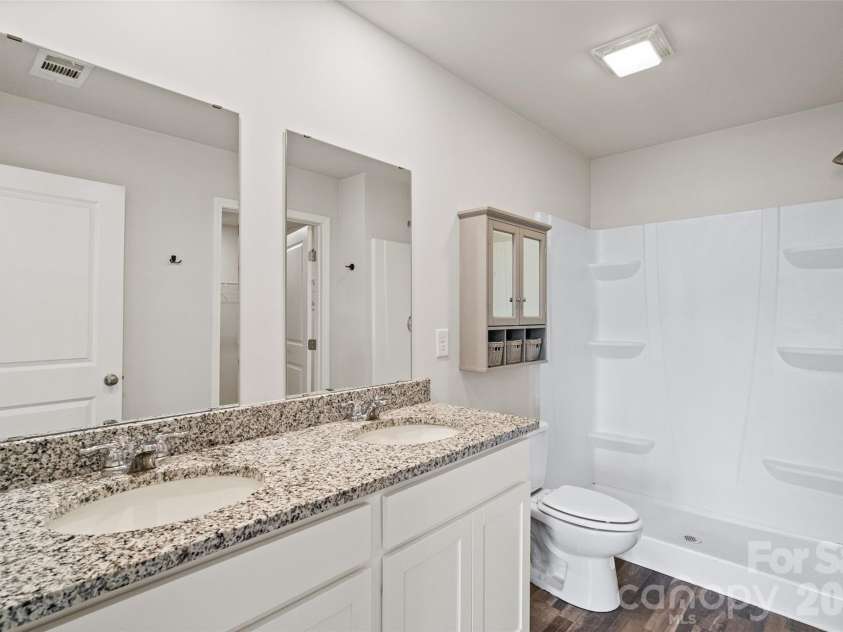 857 Oak Ridge Road, Gaffney, SC 29341.  MLS# CAR4386220, YatesRealty ID 27474. 