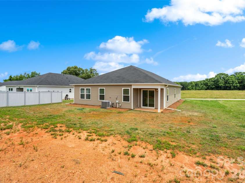 857 Oak Ridge Road, Gaffney, SC 29341.  MLS# CAR4386220, YatesRealty ID 27474. 