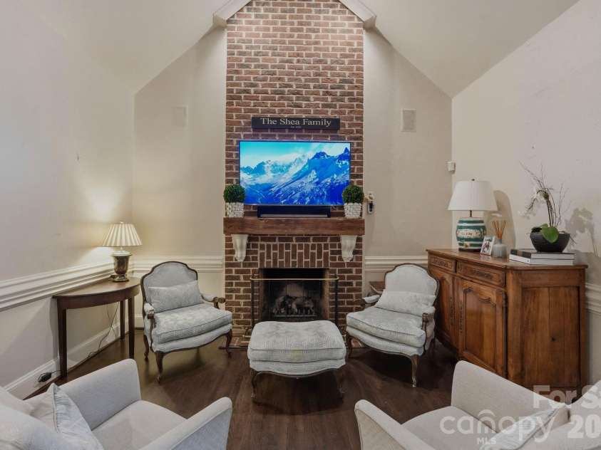 8700 Challis Farm Road, Charlotte, NC 28226.  MLS# CAR4388577, YatesRealty ID 27475. Den