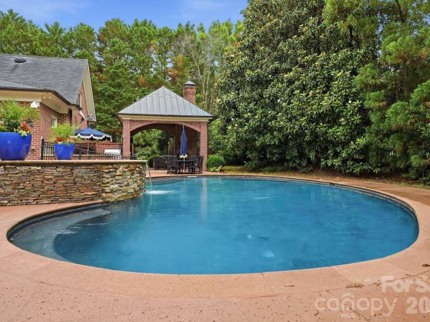 8700 Challis Farm Road, Charlotte, NC 28226.  MLS# CAR4388577, YatesRealty ID 27475. Pool