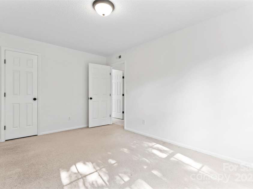 9833 White Cascade Drive, Charlotte, NC 28269.  MLS# CAR4275187, YatesRealty ID 27475. Bedroom #4
