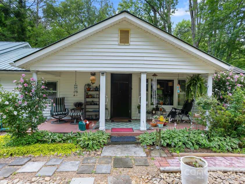 524 Clear Creek Road, Burnsville, NC 28714.  MLS# CAR4281347, YatesRealty ID 27476. 