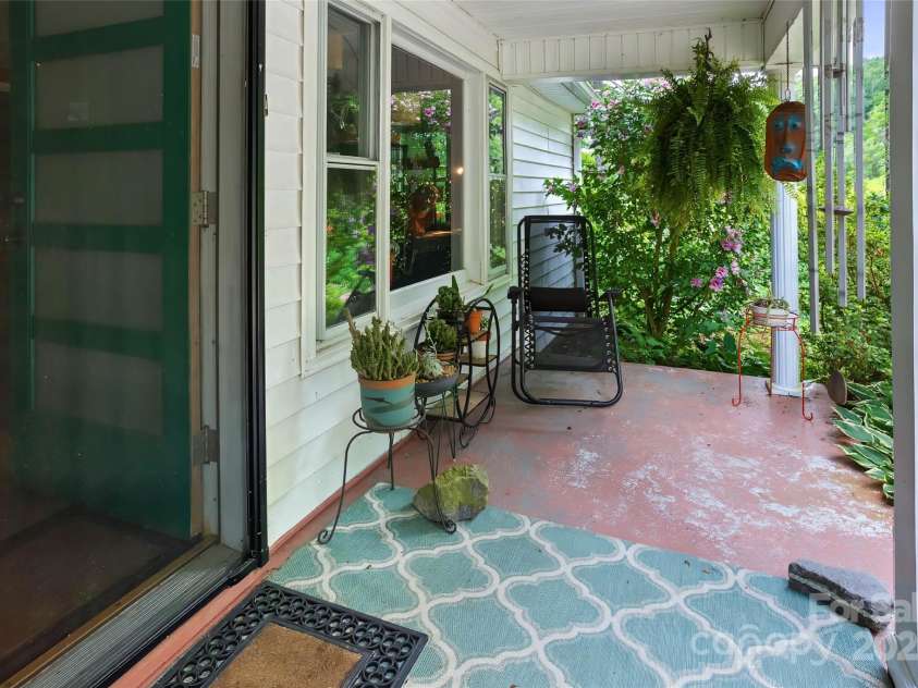 524 Clear Creek Road, Burnsville, NC 28714.  MLS# CAR4281347, YatesRealty ID 27476. 