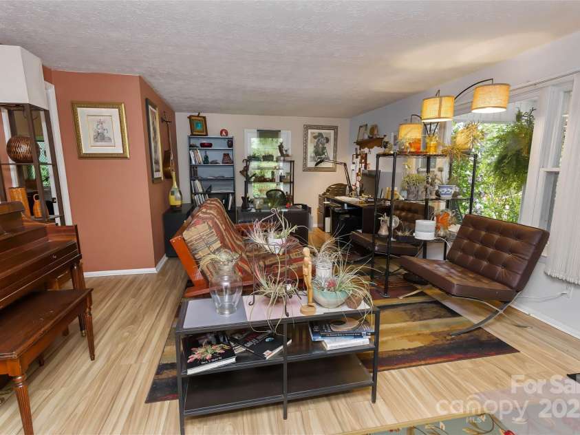 524 Clear Creek Road, Burnsville, NC 28714.  MLS# CAR4281347, YatesRealty ID 27476. 