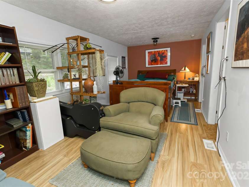 524 Clear Creek Road, Burnsville, NC 28714.  MLS# CAR4281347, YatesRealty ID 27476. 