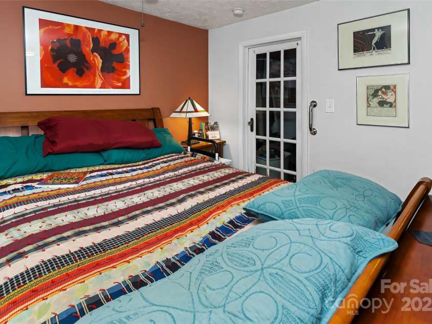 524 Clear Creek Road, Burnsville, NC 28714.  MLS# CAR4281347, YatesRealty ID 27476. 