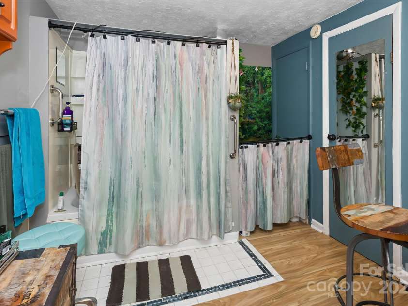 524 Clear Creek Road, Burnsville, NC 28714.  MLS# CAR4281347, YatesRealty ID 27476. 