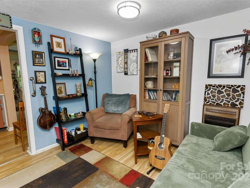 524 Clear Creek Road, Burnsville, NC 28714.  MLS# CAR4281347, YatesRealty ID 27476. 