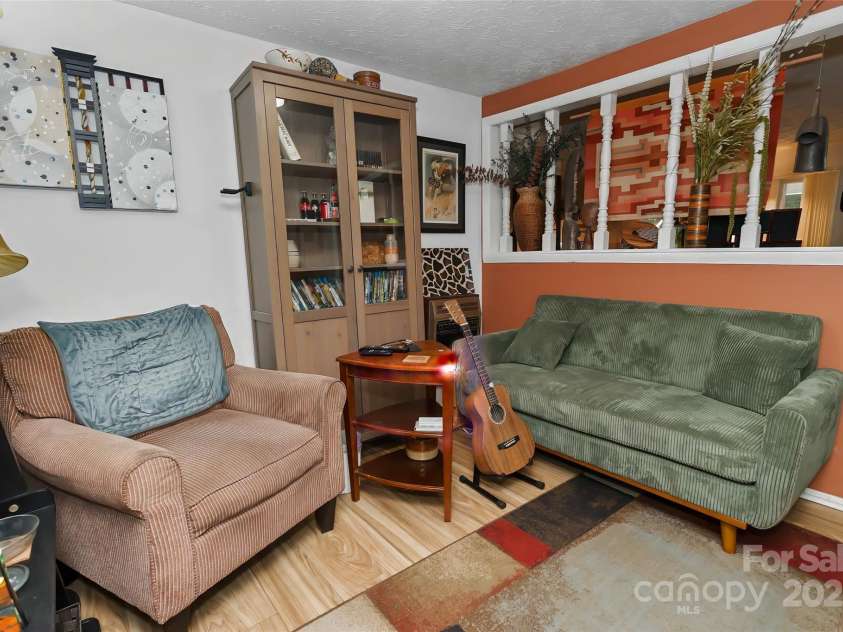 524 Clear Creek Road, Burnsville, NC 28714.  MLS# CAR4281347, YatesRealty ID 27476. 