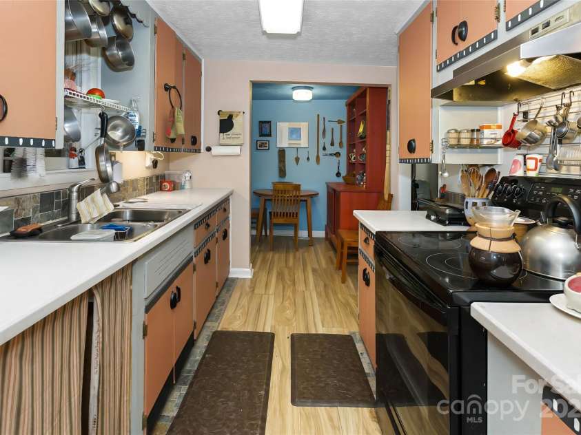 524 Clear Creek Road, Burnsville, NC 28714.  MLS# CAR4281347, YatesRealty ID 27476. 