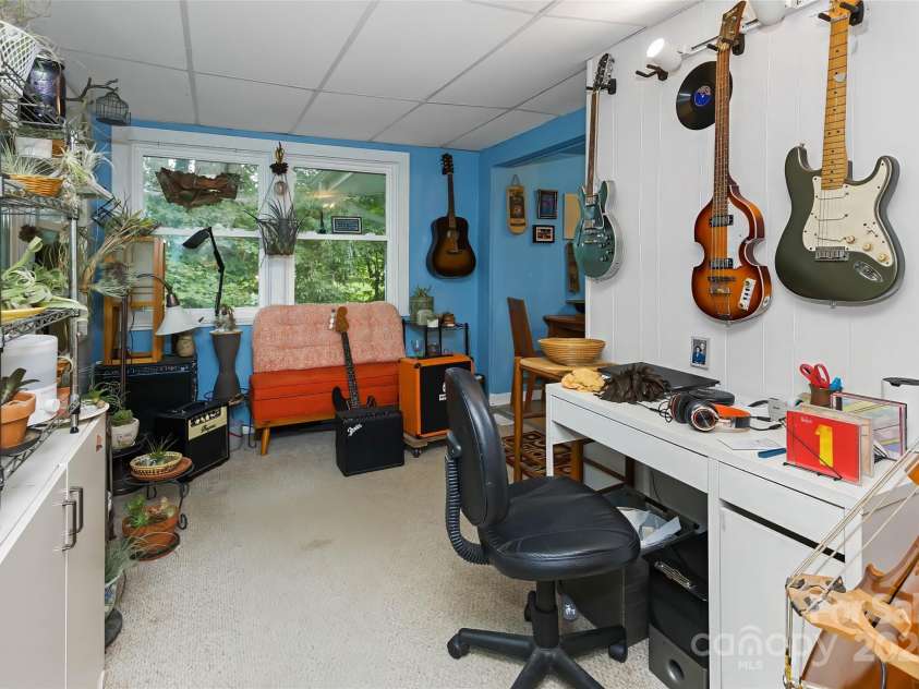 524 Clear Creek Road, Burnsville, NC 28714.  MLS# CAR4281347, YatesRealty ID 27476. 