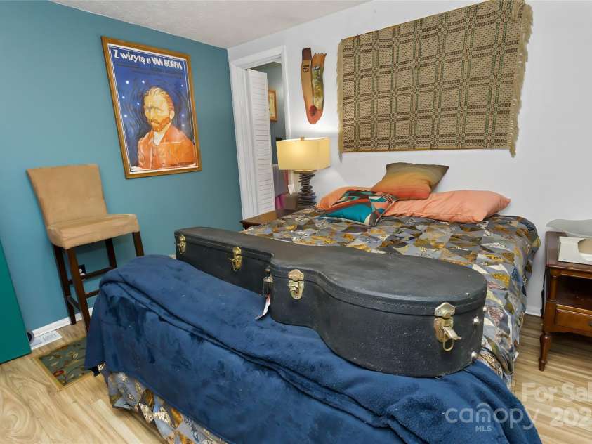 524 Clear Creek Road, Burnsville, NC 28714.  MLS# CAR4281347, YatesRealty ID 27476. 