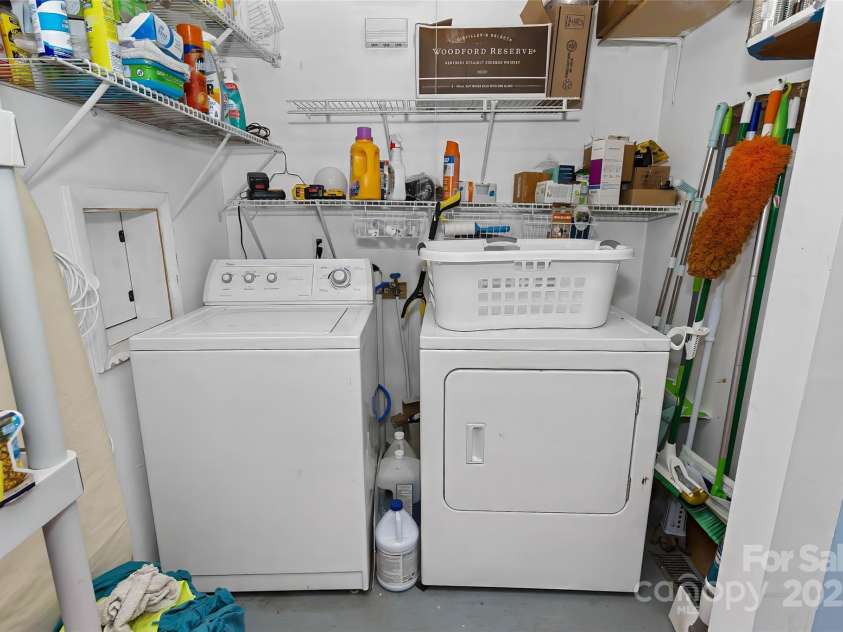 524 Clear Creek Road, Burnsville, NC 28714.  MLS# CAR4281347, YatesRealty ID 27476. 