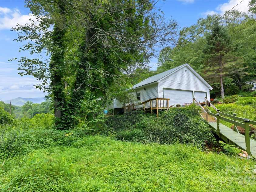 524 Clear Creek Road, Burnsville, NC 28714.  MLS# CAR4281347, YatesRealty ID 27476. 