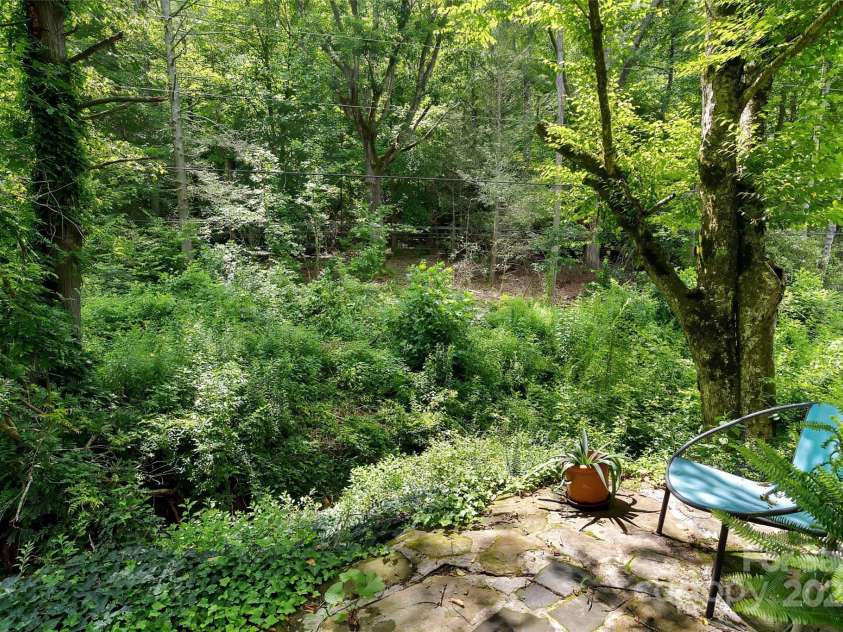 524 Clear Creek Road, Burnsville, NC 28714.  MLS# CAR4281347, YatesRealty ID 27476. 