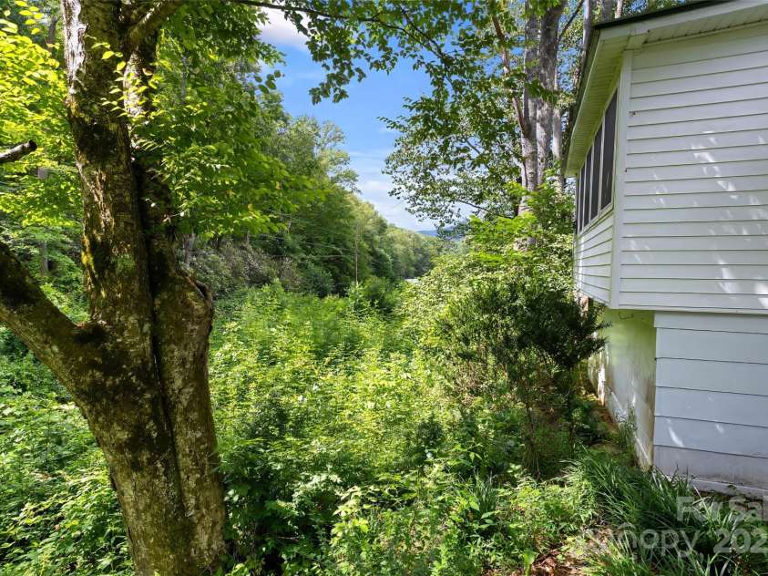 524 Clear Creek Road, Burnsville, NC 28714.  MLS# CAR4281347, YatesRealty ID 27476. 