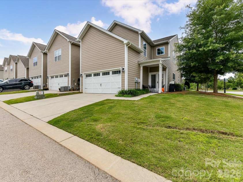905 Pennington Drive, Lancaster, SC 29720.  MLS# CAR4384423, YatesRealty ID 27476. 