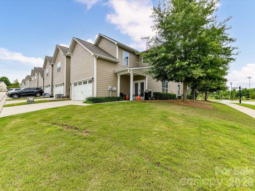 905 Pennington Drive, Lancaster, SC 29720.  MLS# CAR4384423, YatesRealty ID 27476. 