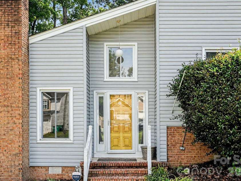 7944 Pawtuckett Road, Charlotte, NC 28214.  MLS# CAR4389168, YatesRealty ID 27478. 