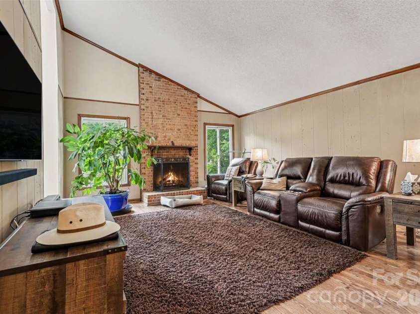 7944 Pawtuckett Road, Charlotte, NC 28214.  MLS# CAR4389168, YatesRealty ID 27478. 