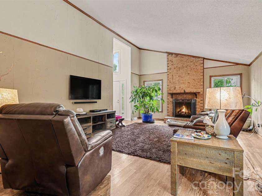 7944 Pawtuckett Road, Charlotte, NC 28214.  MLS# CAR4389168, YatesRealty ID 27478. 