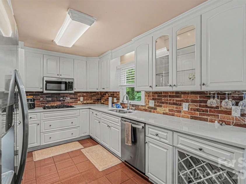 7944 Pawtuckett Road, Charlotte, NC 28214.  MLS# CAR4389168, YatesRealty ID 27478. 