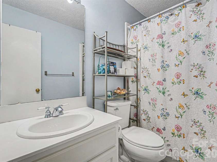 7944 Pawtuckett Road, Charlotte, NC 28214.  MLS# CAR4389168, YatesRealty ID 27478. 