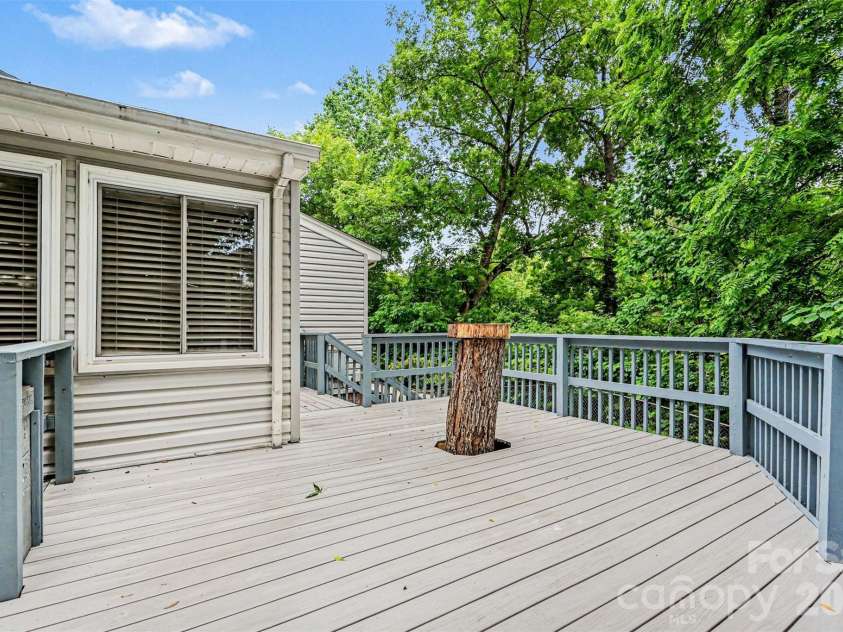 7944 Pawtuckett Road, Charlotte, NC 28214.  MLS# CAR4389168, YatesRealty ID 27478. 