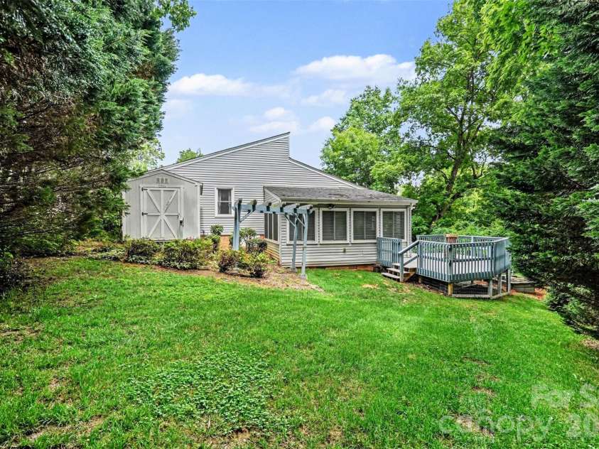 7944 Pawtuckett Road, Charlotte, NC 28214.  MLS# CAR4389168, YatesRealty ID 27478. 