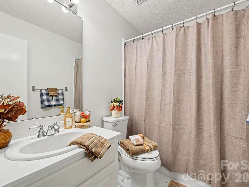 7944 Pawtuckett Road, Charlotte, NC 28214.  MLS# CAR4389168, YatesRealty ID 27478. 