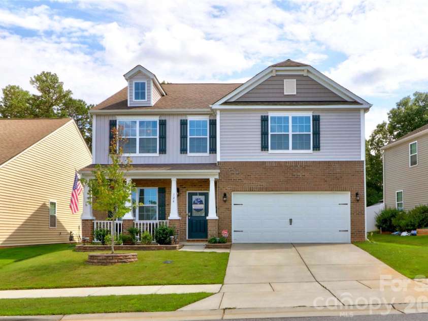 124 Kingsway Drive, Mooresville, NC 28115.  MLS# CAR4387843, YatesRealty ID 27479. 