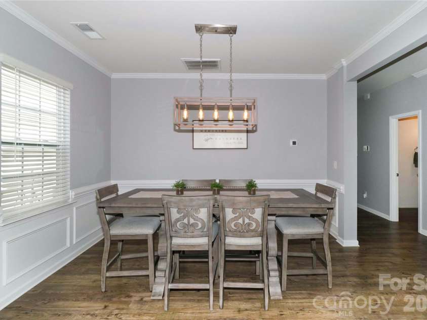 124 Kingsway Drive, Mooresville, NC 28115.  MLS# CAR4387843, YatesRealty ID 27479. 