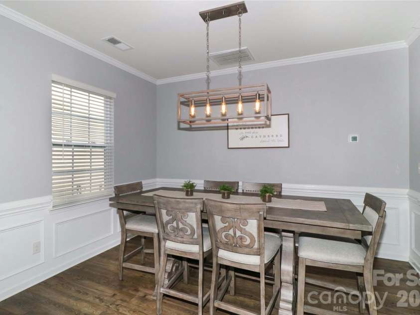 124 Kingsway Drive, Mooresville, NC 28115.  MLS# CAR4387843, YatesRealty ID 27479. 