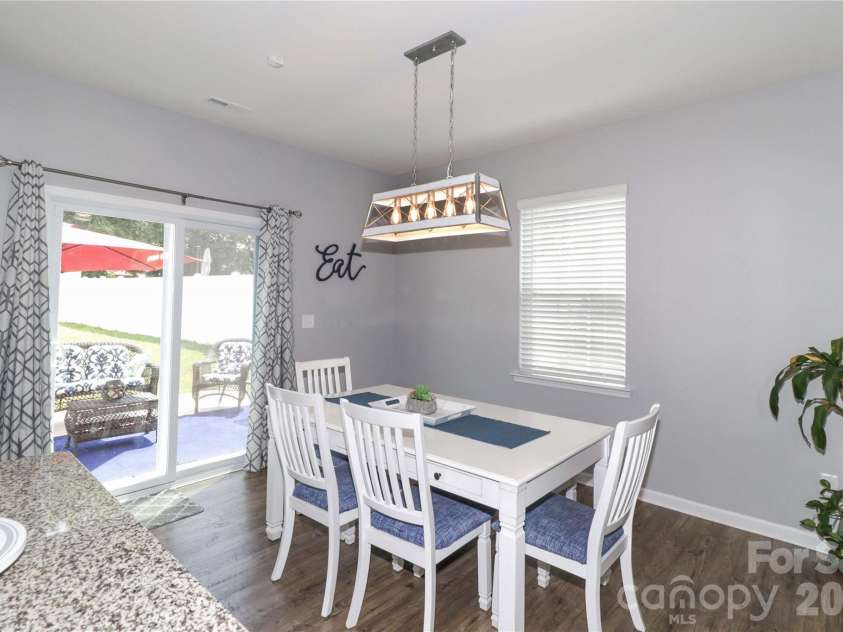 124 Kingsway Drive, Mooresville, NC 28115.  MLS# CAR4387843, YatesRealty ID 27479. 