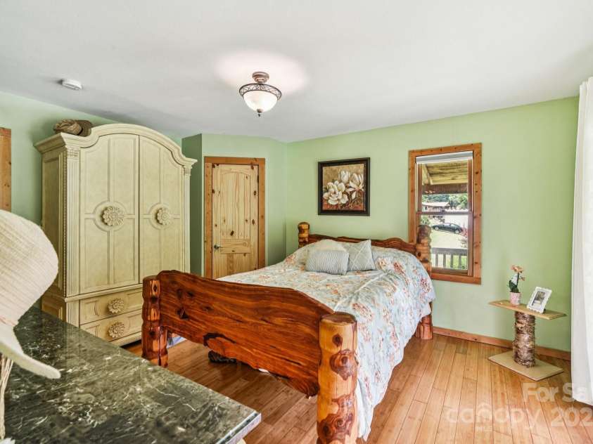 24 King Road, Waynesville, NC 28786.  MLS# CAR4267936, YatesRealty ID 2748. 