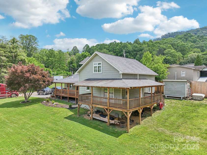 24 King Road, Waynesville, NC 28786.  MLS# CAR4267936, YatesRealty ID 2748. 