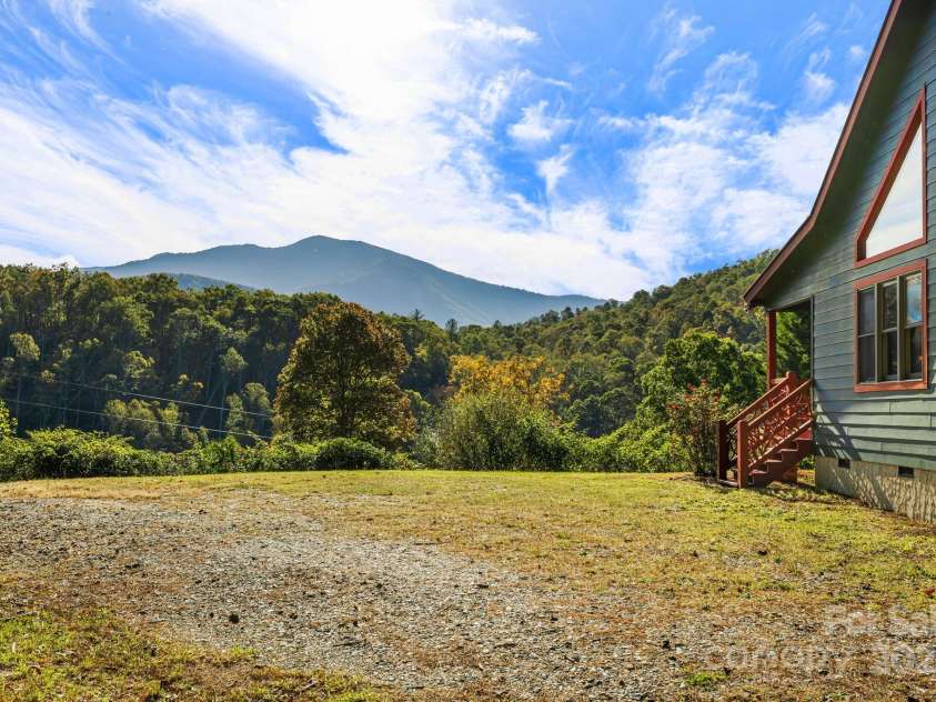 830 Windy River Ridge, Burnsville, NC 28714.  MLS# CAR4286144, YatesRealty ID 2748. 