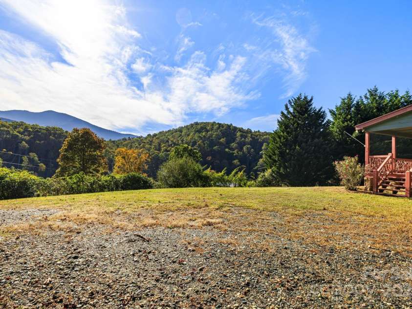 830 Windy River Ridge, Burnsville, NC 28714.  MLS# CAR4286144, YatesRealty ID 2748. 