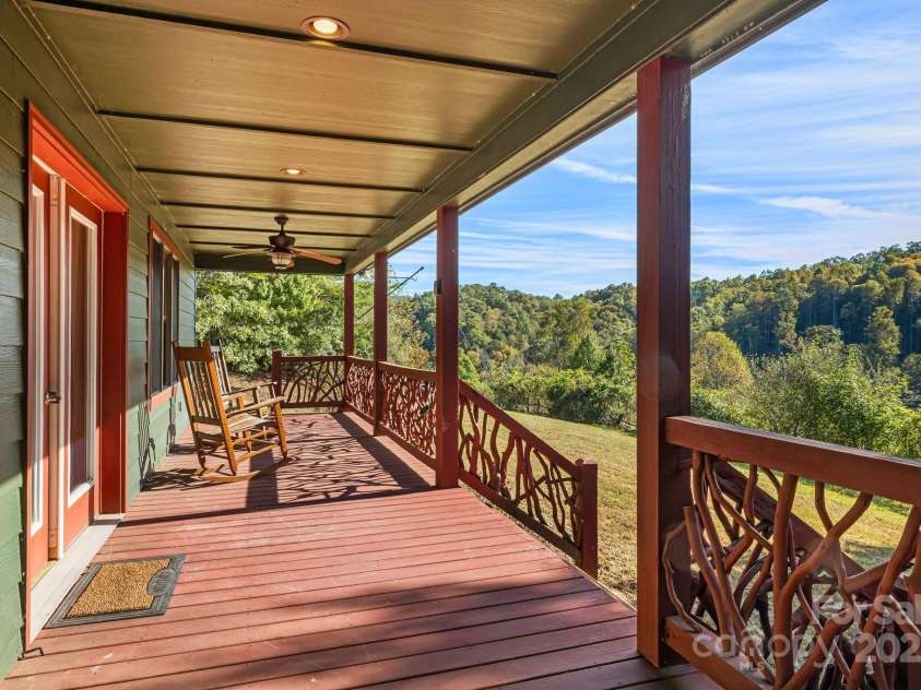 830 Windy River Ridge, Burnsville, NC 28714.  MLS# CAR4286144, YatesRealty ID 2748. 