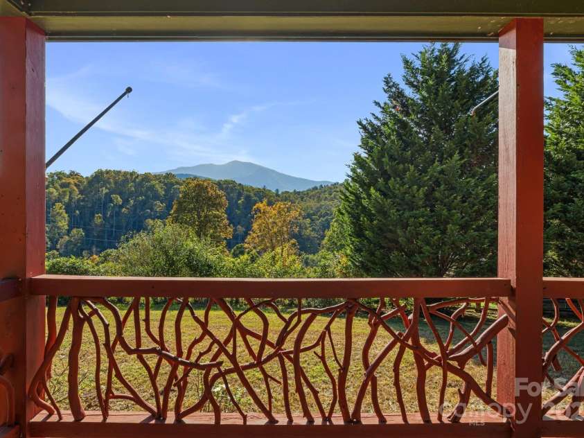 830 Windy River Ridge, Burnsville, NC 28714.  MLS# CAR4286144, YatesRealty ID 2748. 