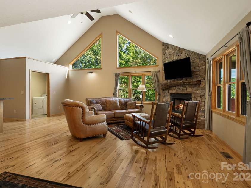 830 Windy River Ridge, Burnsville, NC 28714.  MLS# CAR4286144, YatesRealty ID 2748. 