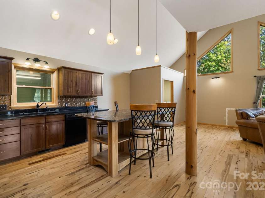 830 Windy River Ridge, Burnsville, NC 28714.  MLS# CAR4286144, YatesRealty ID 2748. 