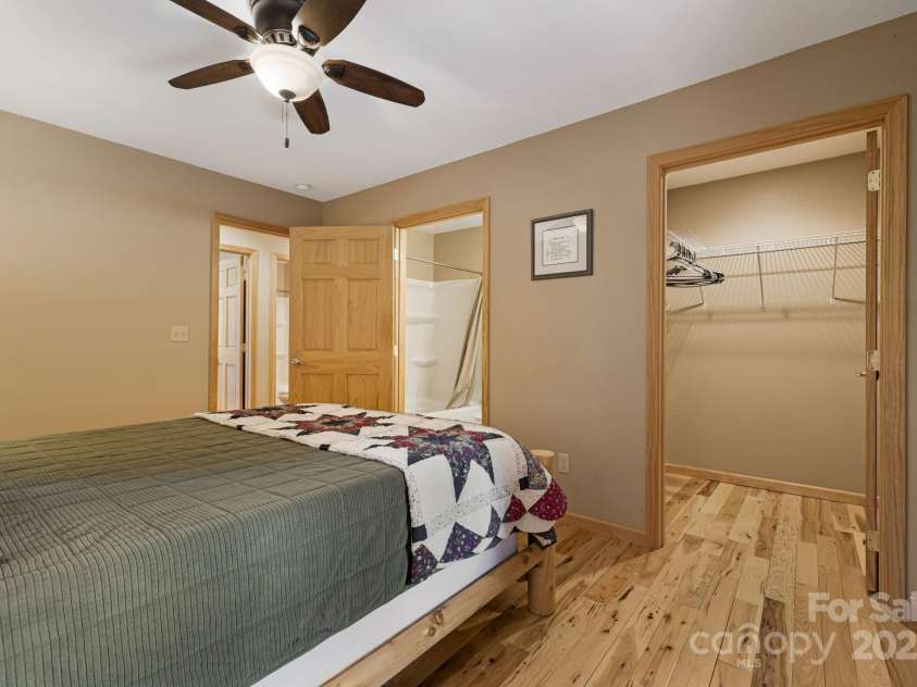 830 Windy River Ridge, Burnsville, NC 28714.  MLS# CAR4286144, YatesRealty ID 2748. 