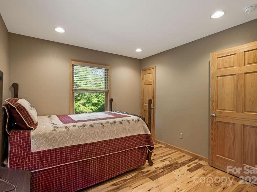 830 Windy River Ridge, Burnsville, NC 28714.  MLS# CAR4286144, YatesRealty ID 2748. 