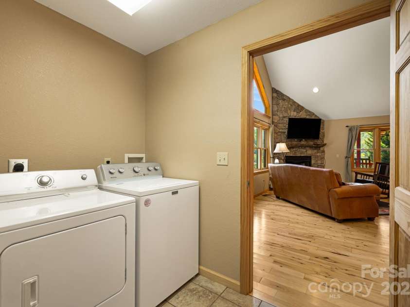 830 Windy River Ridge, Burnsville, NC 28714.  MLS# CAR4286144, YatesRealty ID 2748. 