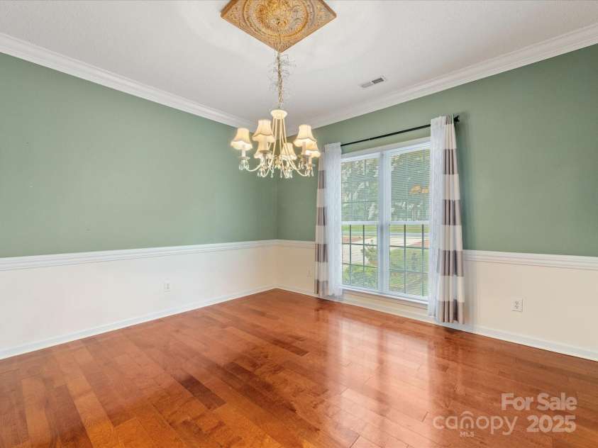 15139 Wiltshire Manor Drive, Charlotte, NC 28278.  MLS# CAR4279893, YatesRealty ID 27480. 