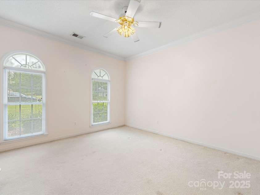 15139 Wiltshire Manor Drive, Charlotte, NC 28278.  MLS# CAR4279893, YatesRealty ID 27480. 
