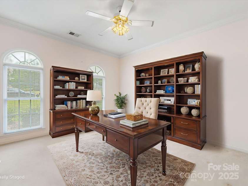 15139 Wiltshire Manor Drive, Charlotte, NC 28278.  MLS# CAR4279893, YatesRealty ID 27480. 